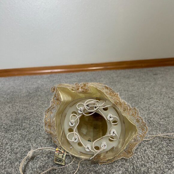 Classic Angel Tree topper with lights - Picture 4 of 7